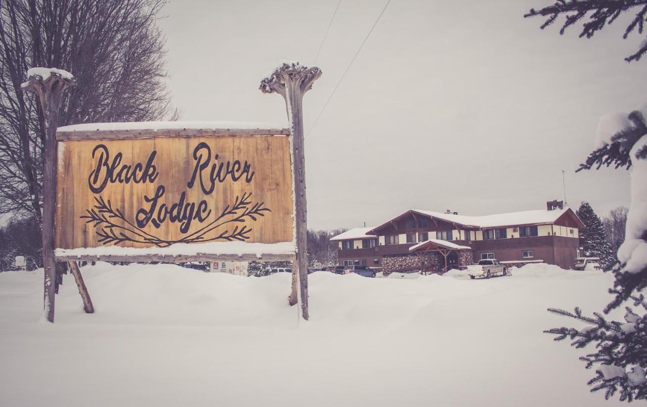 Black River Lodge Ironwood Exterior foto